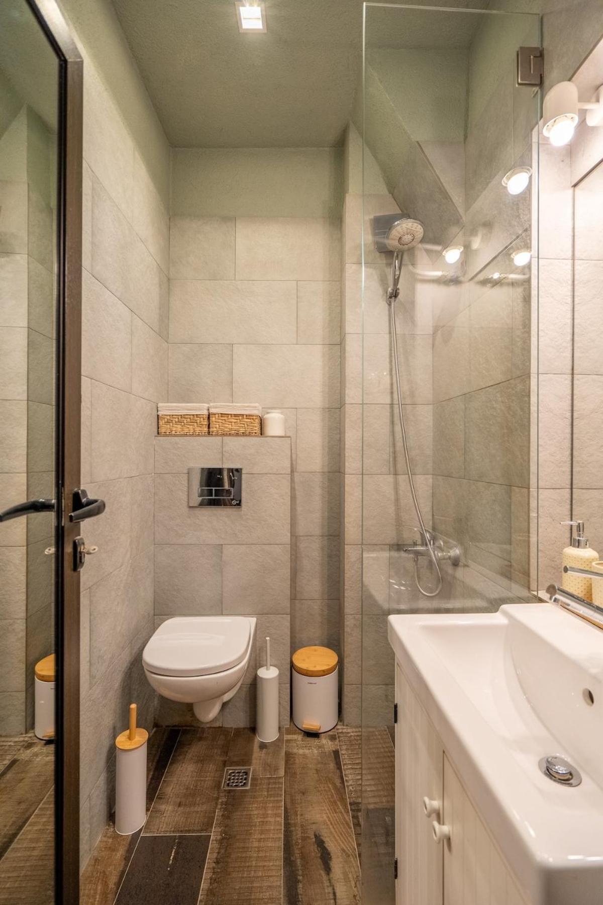Stylish 2 Bdrm At Ndk