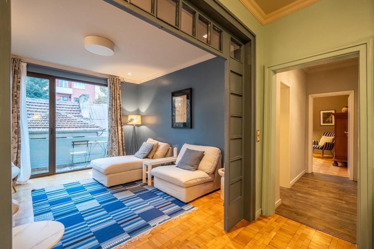 Stylish 2 Bdrm At Ndk Apartment *