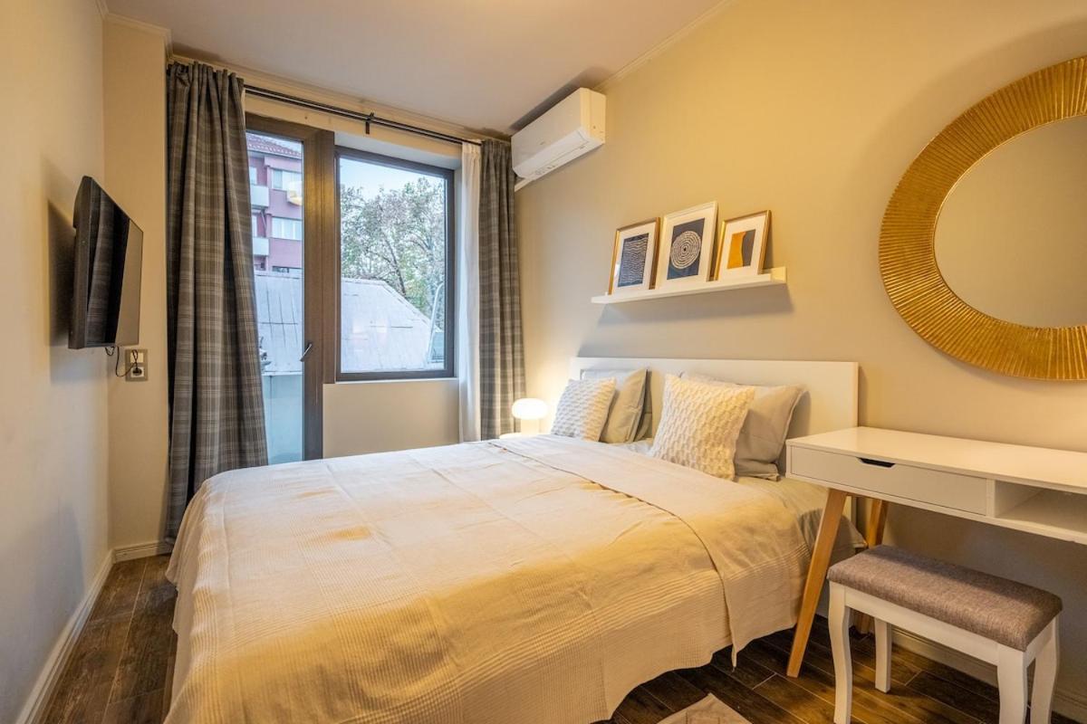 Apartment Stylish 2 Bdrm At Ndk *