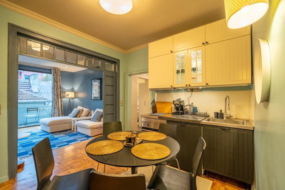 Stylish 2 Bdrm At Ndk Apartment *