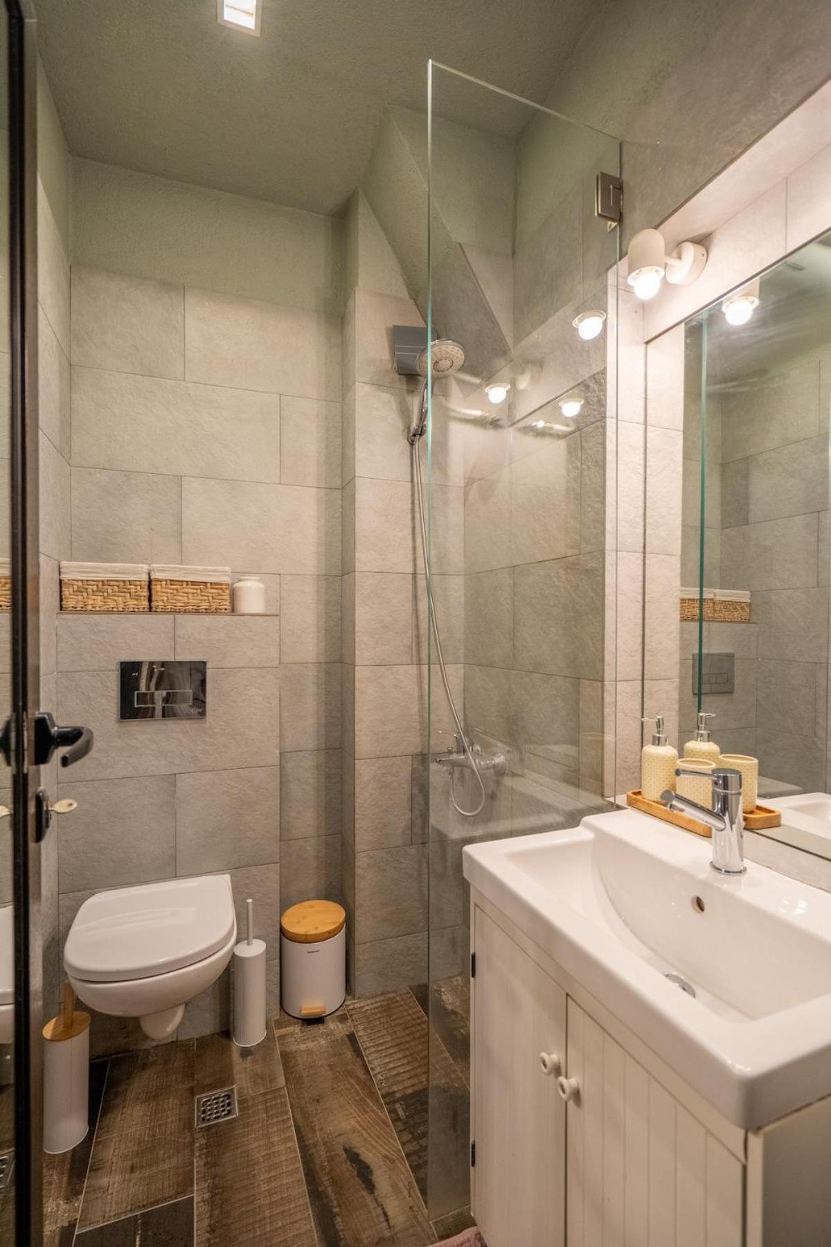 Stylish 2 Bdrm At Ndk Apartment Sofia