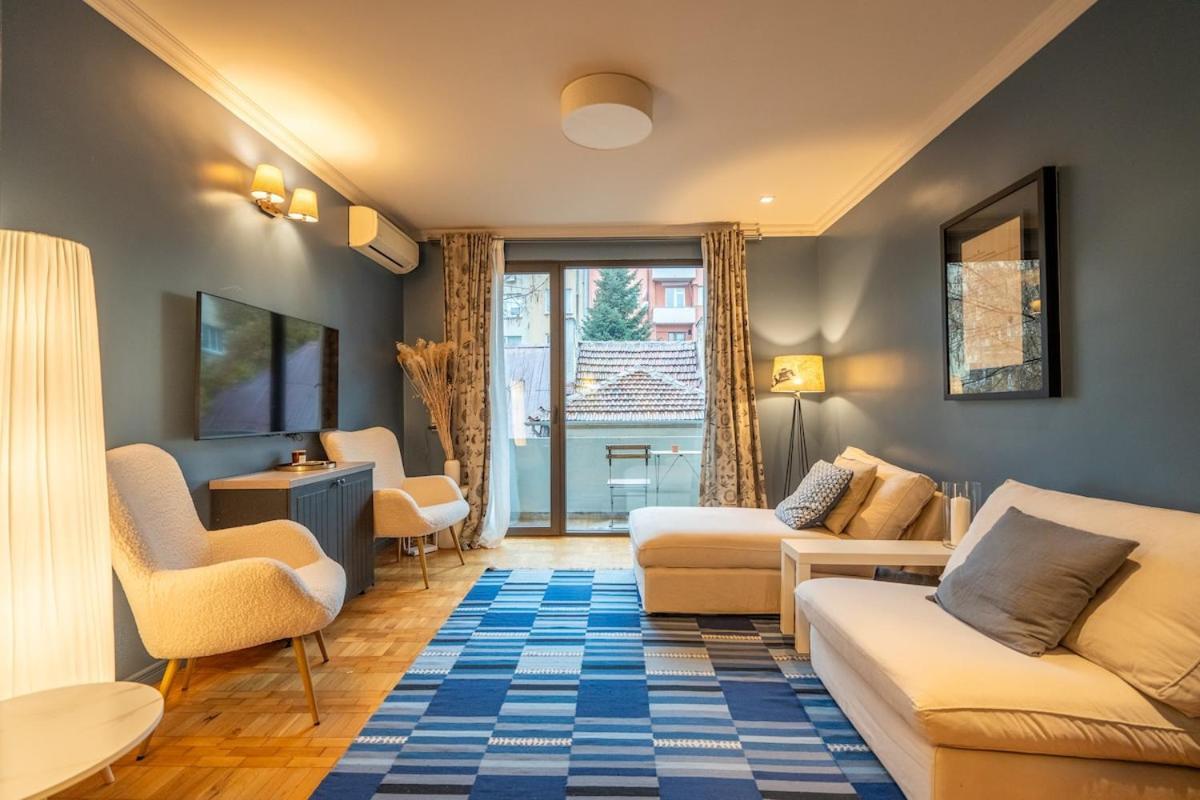 Apartment Stylish 2 Bdrm At Ndk
